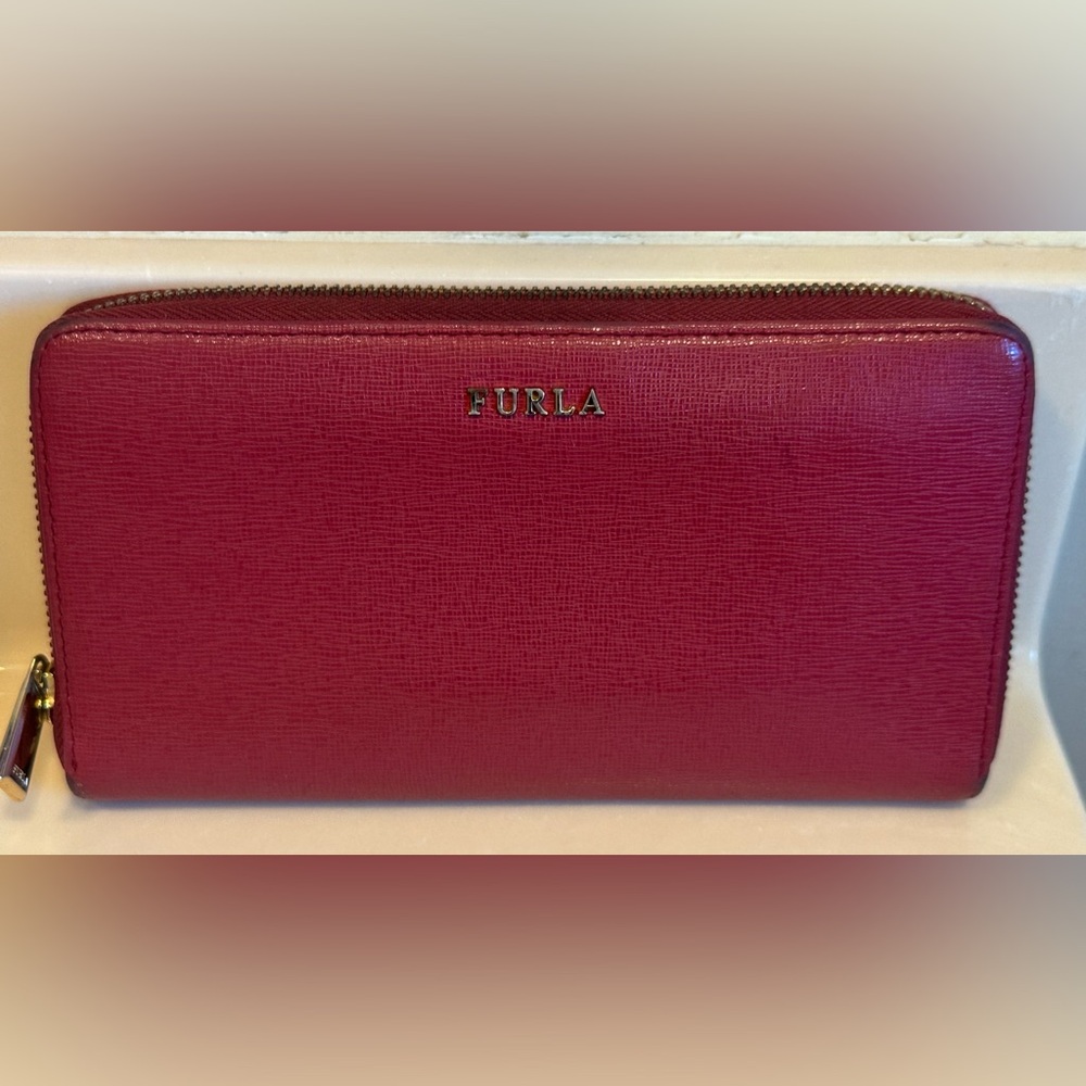 Furla Babylon Continental Zip Wallet
